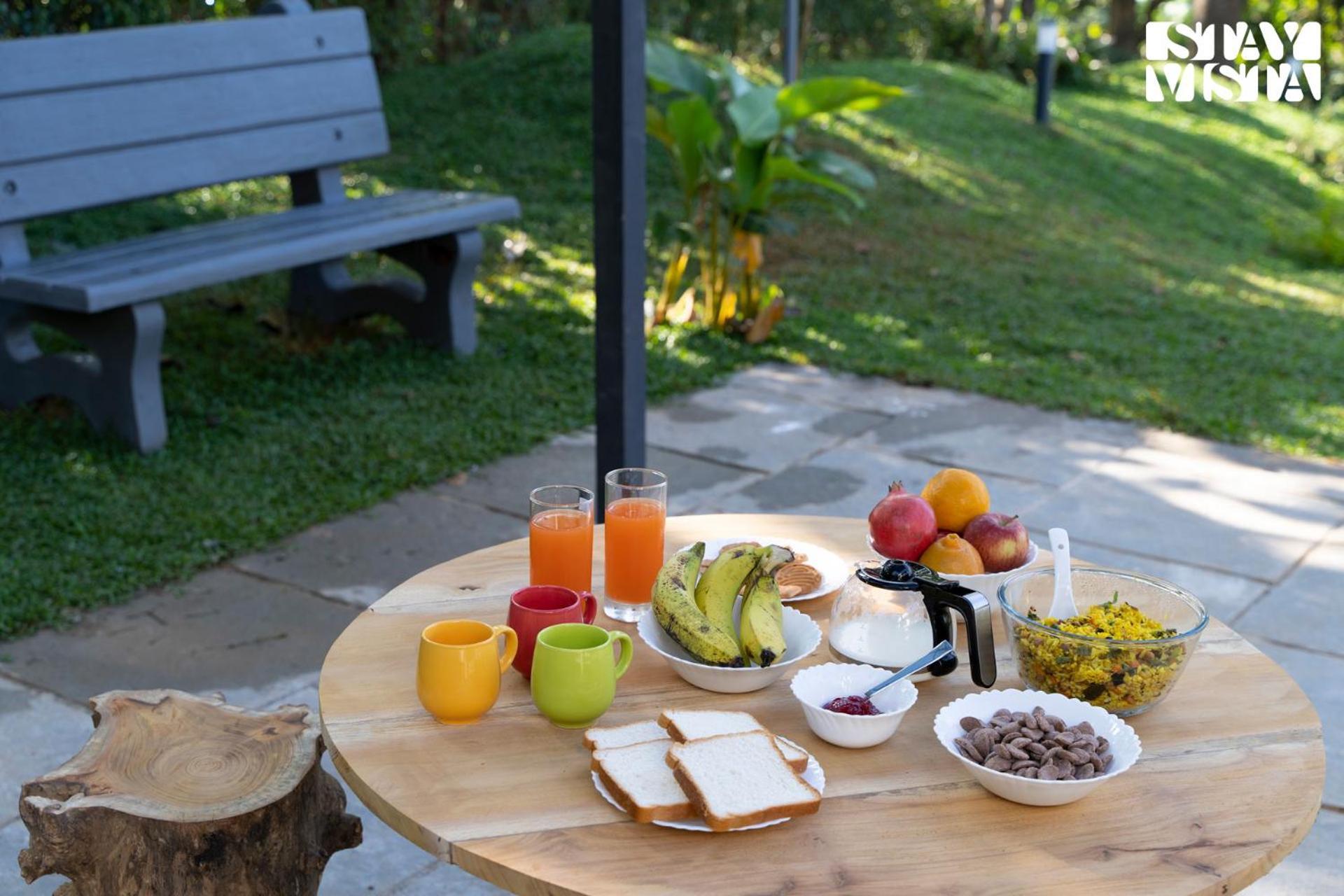 Stayvista At The Big Chill With Breakfast Included 瓦亚纳德 外观 照片